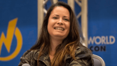 Holly Marie Combs Net Worth